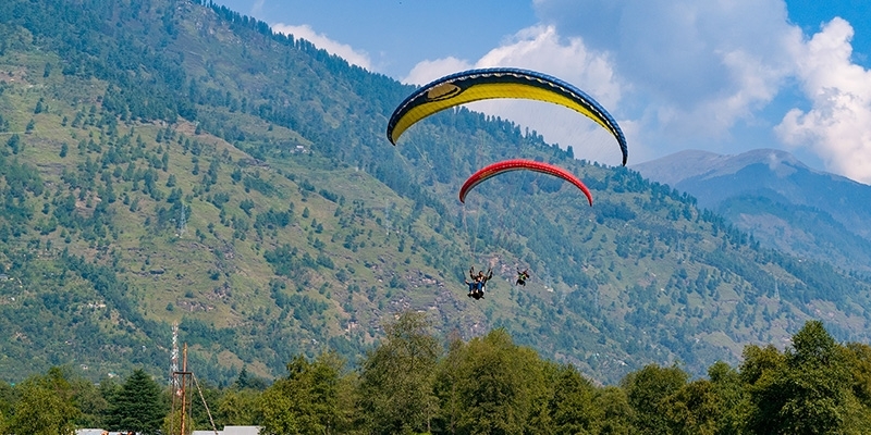 Get your wings and fly high at these paragliding spots in India