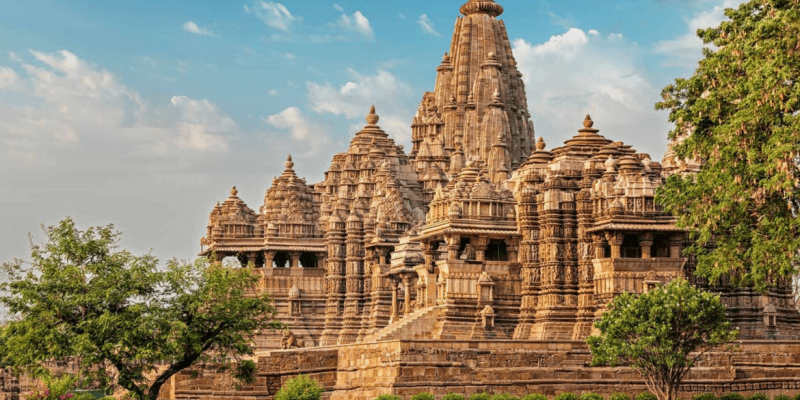 Best places to visit in Madhya Pradesh, the heart land of India has everything for tourists