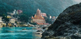 Rishikesh: India’s Spiritual and Adventure Haven Rivaling the Swiss Alps