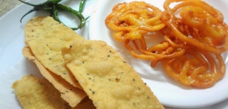 Delight your Taste Buds by Savoring these Famous Gujarati Delicacies