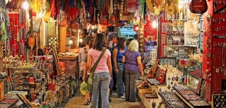 Distinctive Shopping Experiences of Delhi